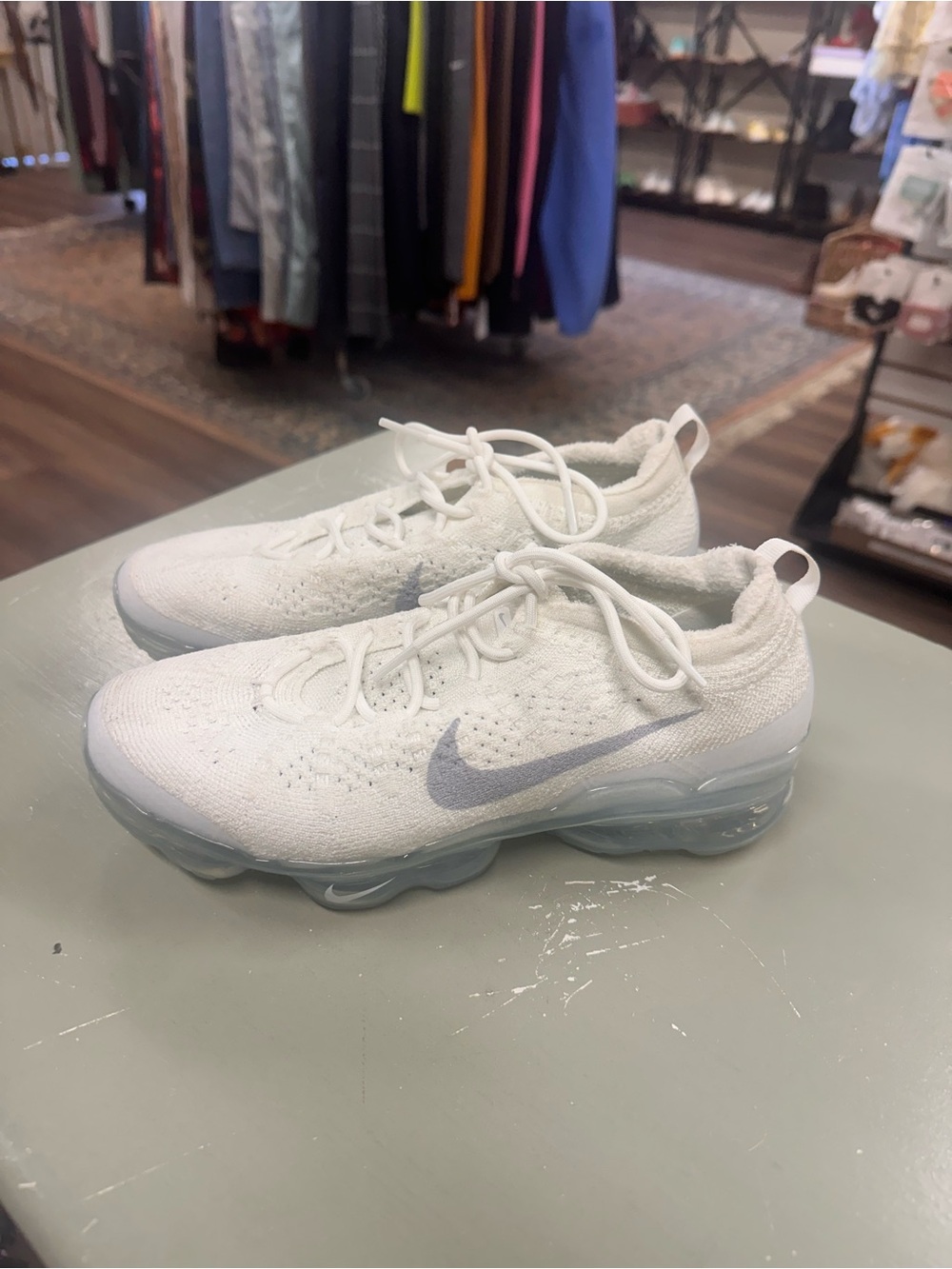 Nike VaporMax Flyknit white Shoes Womens size 8 gray swoosh